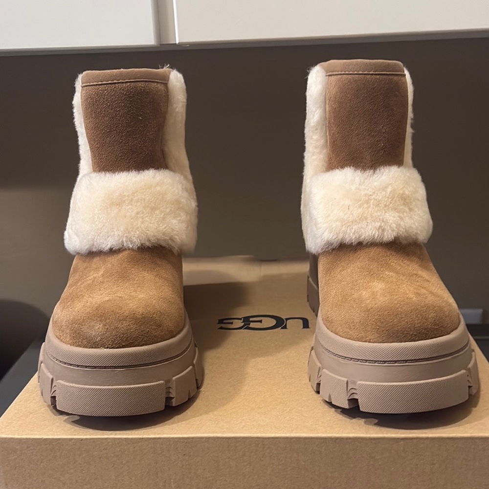 UGG Brown and Cream Winter Boots with Plush Lining - Picture 3 of 6